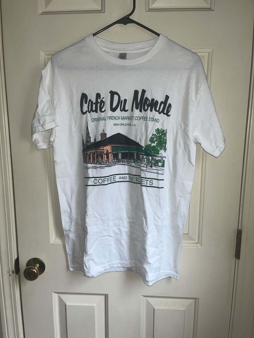 Cafe Du Monde New Orleans Coffee and Beignets Graphic T-Shirt